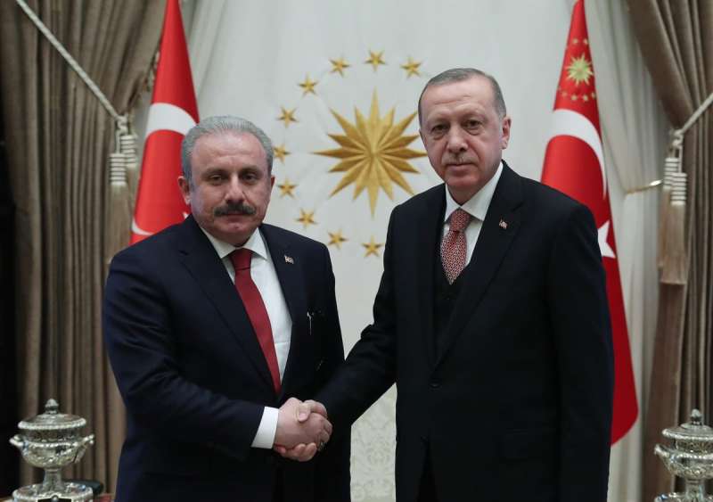 Predsednik Tepublike Turske Redžep Taip Erdogan i predsednik Skupštine Turske Mustafa Šentop
