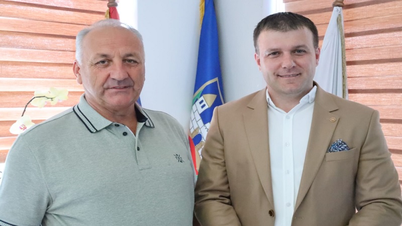 Satanak u kabinetu predsednika opštine Sjenica