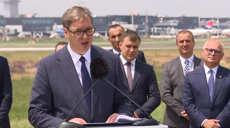 Vučić otvorio poletno-sletnu pistu na beogradskom aerodromu