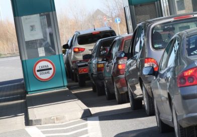 Gužve od ranog jutra: Velika zadržavanja na granicama, AMSS izdao upozorenje vozačima