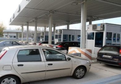 Velike gužve u saobraćaju i višesatna čekanja na graničnim prelazima