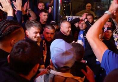 Doček fudbalera Novog Pazara iz Kragujevca kod Muzeja Ras