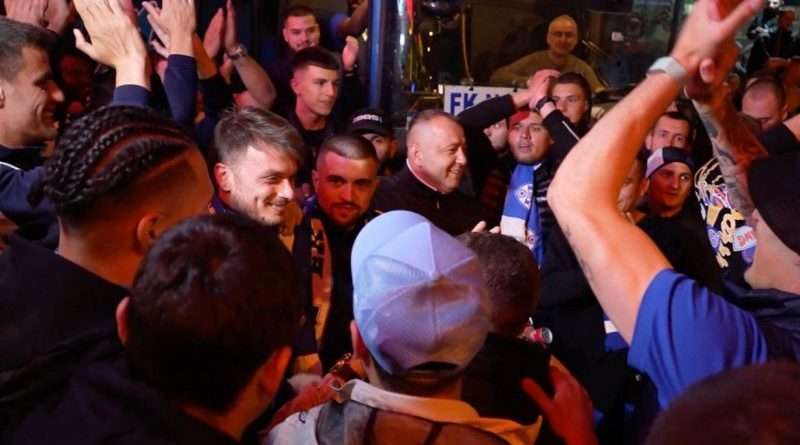 Doček fudbalera Novog Pazara iz Kragujevca kod Muzeja Ras