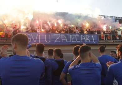 Fudbaleri i navijači Novog Pazara pred poslednje kolo plej-ofa u Zaječaru
