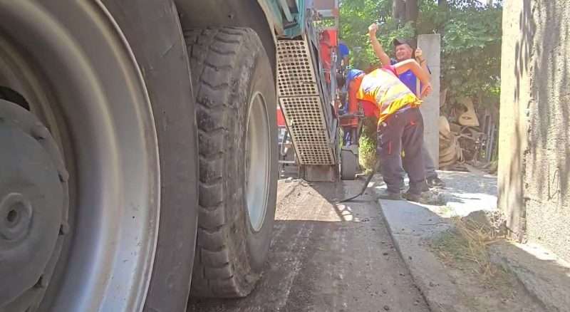 Radovi na zameni habajućeg sloja asfalta u Svojboru