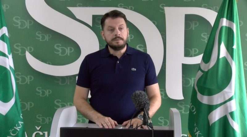 Mehović (SDP): SPP aktivisti organizovali blokadu deponije, zbog koje će grad preplaviti smeće