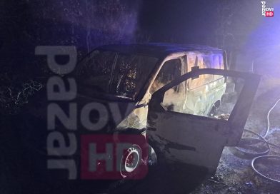 Ekskluzivne fotografije spaljenog kombija, traga se za pljačkašima