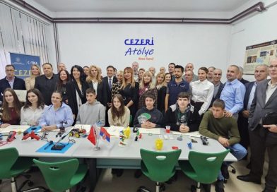 Srednja škola u Novoj Varoši dobila najsavremeniju laboratoriju za 3D tehnologije i robotiku