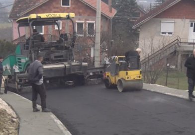 Asfaltiran krak ulice Meše Selimovića