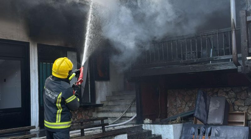 Gori zgrada Mešihata IZ u Srbiji