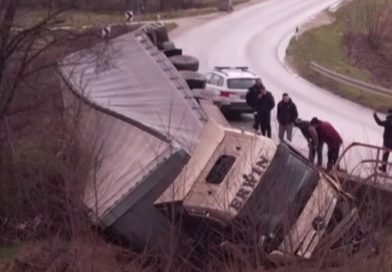 Nesreća na magistrali: Teretno vozilo sletelo u reku kod Čačka