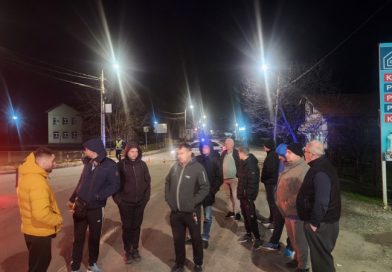 UKINUTA BLOKADA IBARSKE MAGISTRALE: Kamioni krenuli