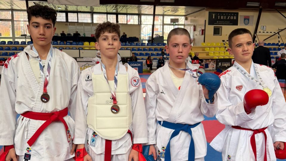 Školsko prvenstvo Srbije u karateu: Avramović zlatni, srebro Ejupoviću