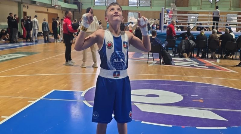 Prvenstvo Srbije u boksu: Emrović u finalu, porazi Lotinca i Hodžića