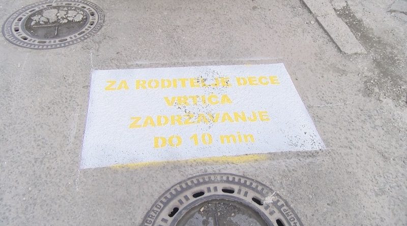 Obeleženi parkinzi za roditelje koji dovode decu u vrtiće “Dečija radost”