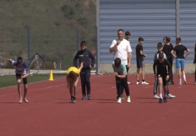 Oko 300 školaraca na gradskom takmičenju u atletici
