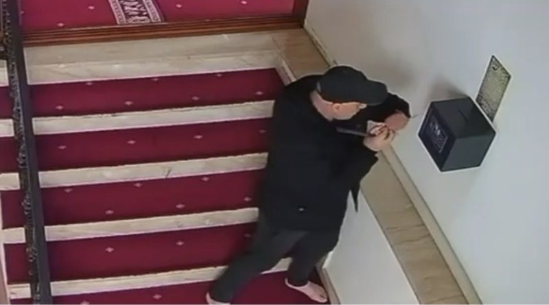 Obijene džamije u Novom Pazaru, Sjenici i Tutinu