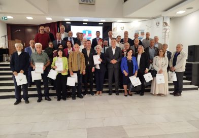Grad Novi Pazar ispratio 45 penzionera: Generacija koja ostavlja znanje i iskustvo