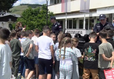 Policija u Novom Pazaru predstavila opremu povodom Dana MUP-a