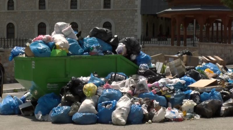 POVEĆANJE CENE ZA 321 ODSTO: Cena odnošenja smeća u Sjenici povećana POVEĆANJE CENE ZA 321 ODSTO: Cena odnošenja smeća u Sjenici povećana