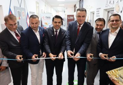 Delegacija TİKA obišla renoviranu Osnovnu školu „Jovan Jovanović Zmaj“ u Novom Pazaru