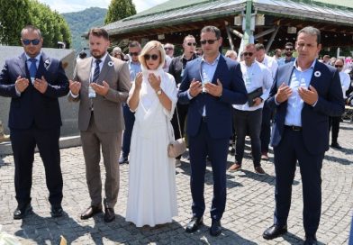 Novi Pazar uz Srebrenicu: Delegacija Grada prisustvovala komemoraciji i dženazi u Potočarima