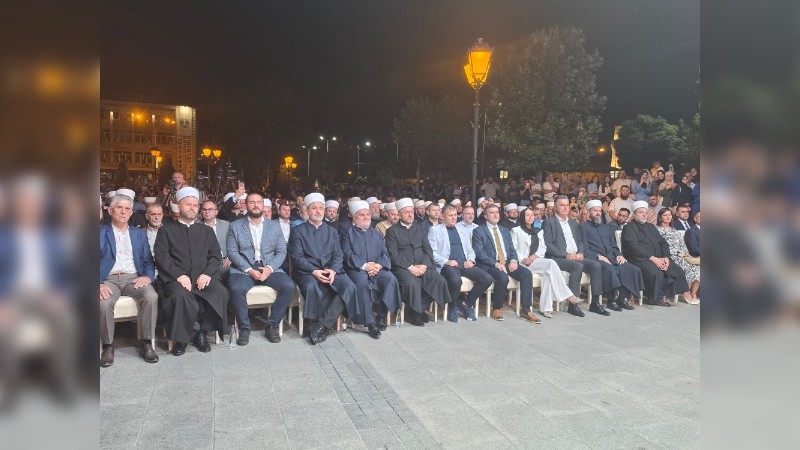 U Novom Pazaru okupili su se građani i predstavnici obe islamske zajednice