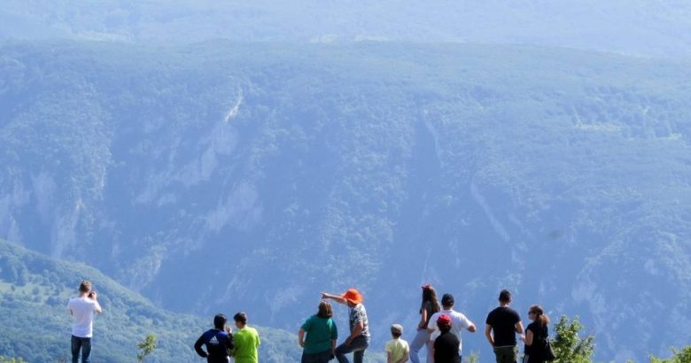 Oglas za polaganje stručnog ispita za vodiče i pratioce 31. avgusta Oglas za polaganje stručnog ispita za vodiče i pratioce 31. avgusta