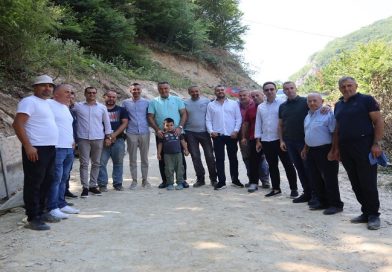 U Boboviku i Tvrdoševu u toku radovi na uređenju putne infrastrukture U Boboviku i Tvrdoševu u toku radovi na uređenju putne infrastrukture