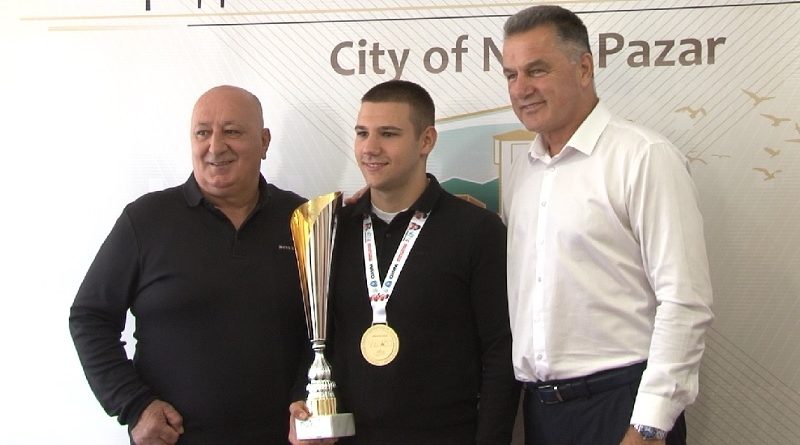 Nihat Biševac sa svetskim šampionom Muhamedom Dupljakom