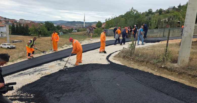 Asfaltirano više krakova Zlatiborske ulice, radovi obradovali meštane Asfaltirano više krakova Zlatiborske ulice, radovi obradovali meštane