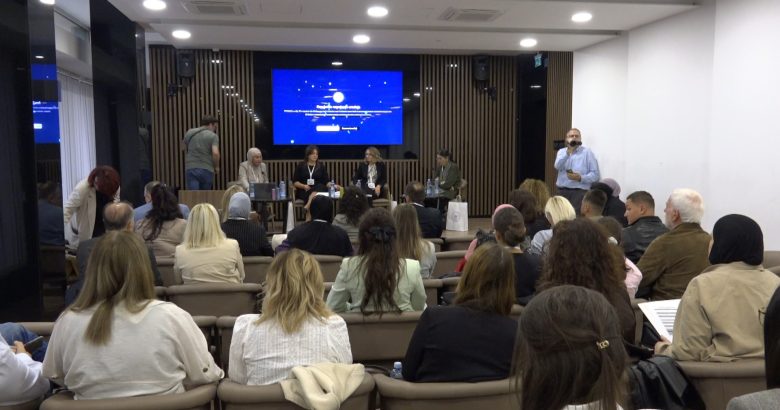 Održana prva konferencija Udruženja ISKRA „Od dijagnoze do leka“ Održana prva konferencija Udruženja ISKRA „Od dijagnoze do leka“