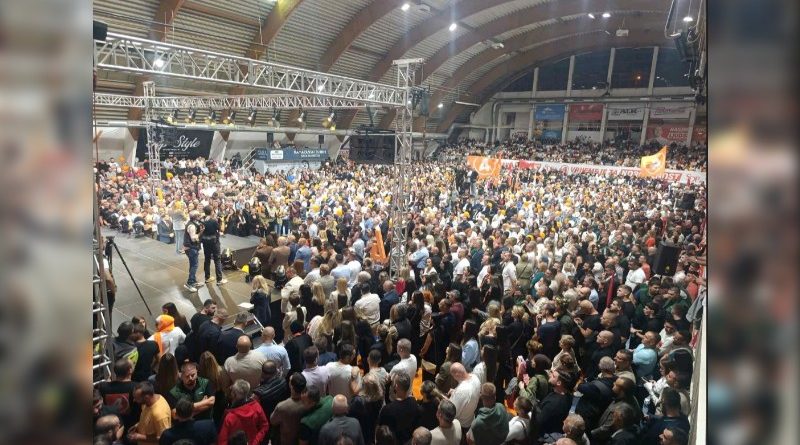 Puna hala „Pendik“ na predizbornom skupu liste „Rasim Ljajić – Ljudski“ Puna hala „Pendik“ na predizbornom skupu liste „Rasim Ljajić – Ljudski“