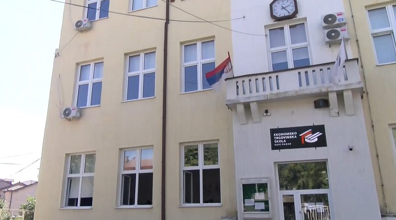 Srednje škole u Novom Pazaru spremno dočekale novu školsku godinu Srednje škole u Novom Pazaru spremno dočekale novu školsku godinu