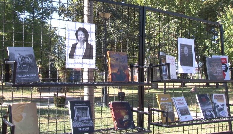 Izložba knjiga bošnjačkih autora otvorena povodom Dana Bošnjaka Izložba knjiga bošnjačkih autora otvorena povodom Dana Bošnjaka