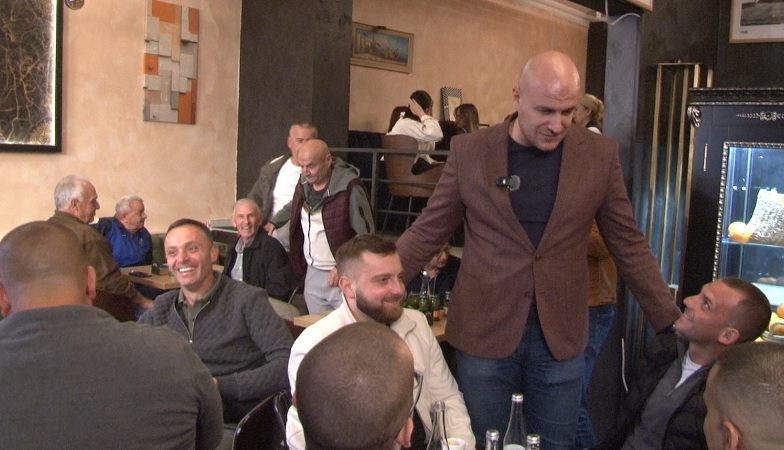 Predstavnici liste „Rasim Ljajić – LJUDSKI“ razgovarali sa građanima u Paricama Predstavnici liste „Rasim Ljajić – LJUDSKI“ razgovarali sa građanima u Paricama