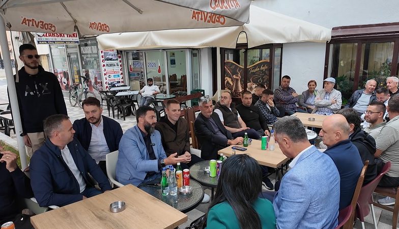 PREDSTAVNICI LISTE „RASIM LJAJIĆ – LJUDSKI“ RAZGOVARALI SA VELIKIM BROJEM MEŠTANA ČUKOVCA PREDSTAVNICI LISTE „RASIM LJAJIĆ – LJUDSKI“ RAZGOVARALI SA VELIKIM BROJEM MEŠTANA ČUKOVCA