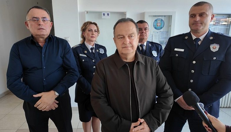 Dačić u Novom Pazaru: Stanje bezbednosti stabilno, povećano interesovanje Bošnjaka za rad u policiji