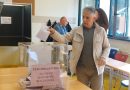 Ugljanin glasao u pratnji supruge na biračkom mestu 96