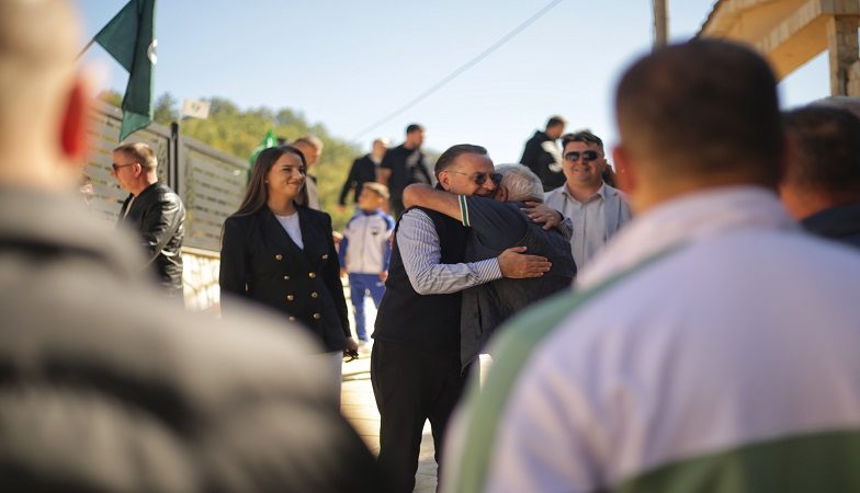 Ljajić u Ribarićima: Želimo dovoljno poslanika da odlučujemo o ključnim pitanjima Ljajić u Ribarićima: Želimo dovoljno poslanika da odlučujemo o ključnim pitanjima