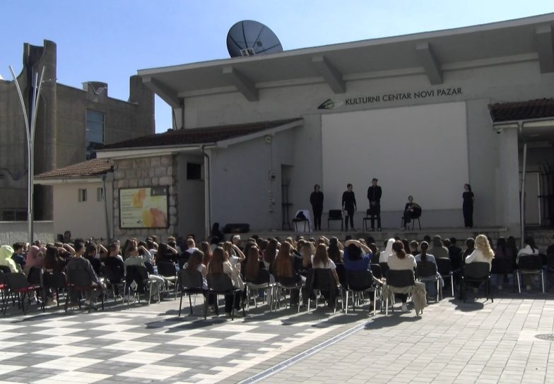Dečija nedelja obeležena predstavom „Jer to tako treba“