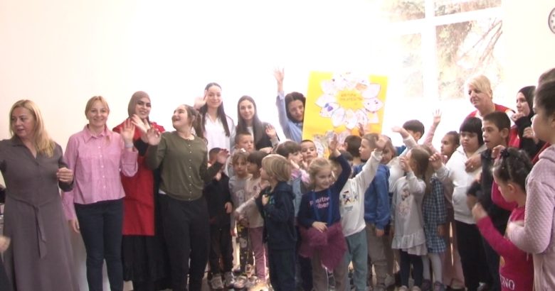 Mališani vrtića „Pčelica“ posjetili su vršnjake u Udruženju „Tahir Taša Delić“ tokom Dječije nedjelje