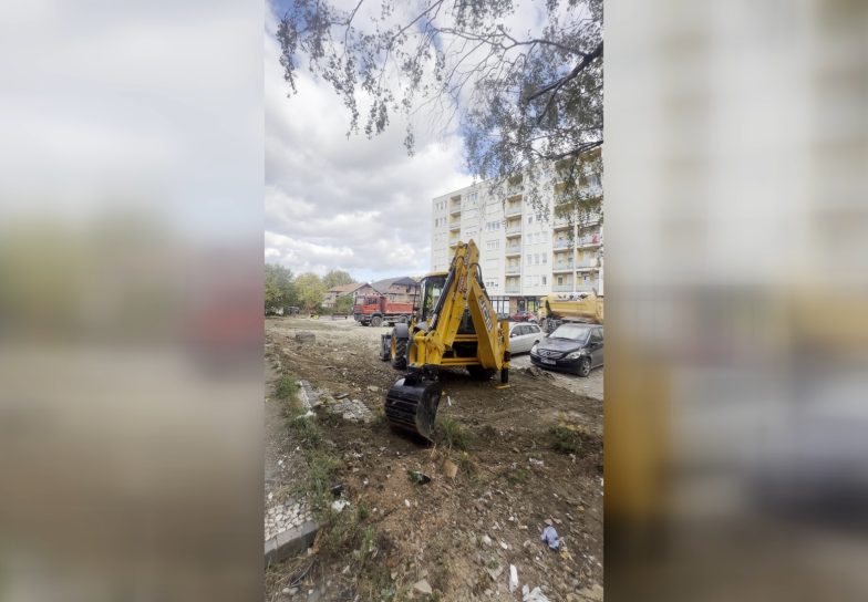Počelo uređenje parking prostora iza Centra za socijalni rad Počelo uređenje parking prostora iza Centra za socijalni rad